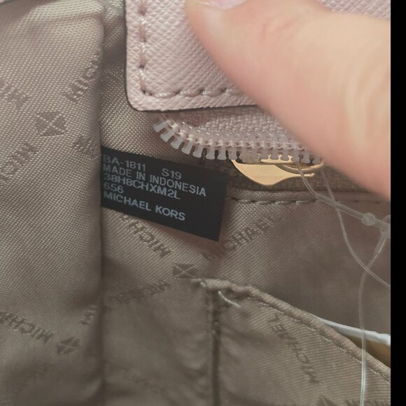 Michael Kors Medium Hamilton Traveler Top Zip Messenger Blossom - Picture 9 of 10